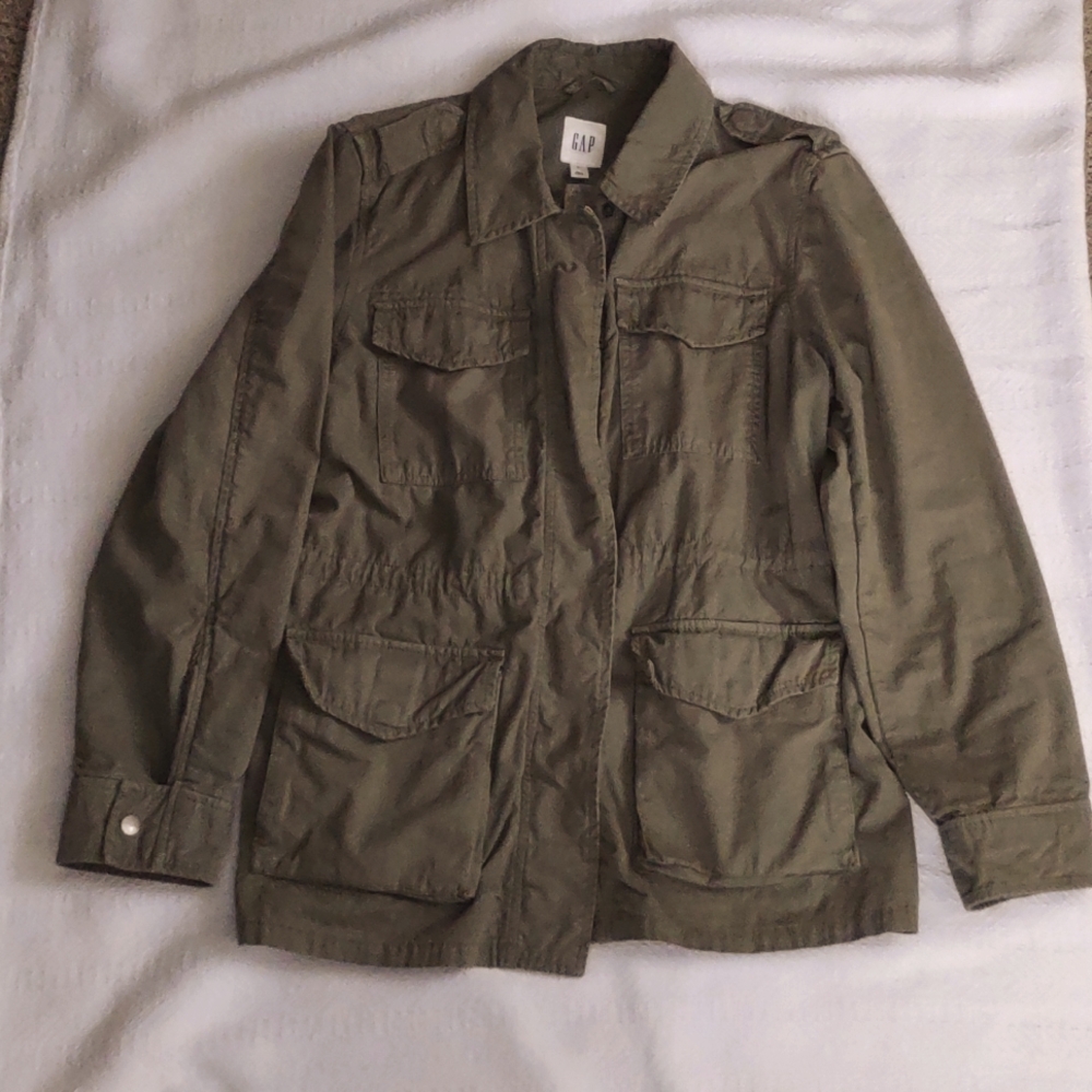 GAP jacket, Army Green, Cotton, Size Medium, Multiple pockets.